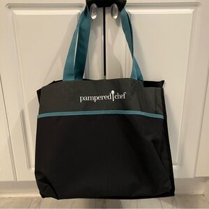 Pampered chef large carry all tote with 2 compartments. EUC!
